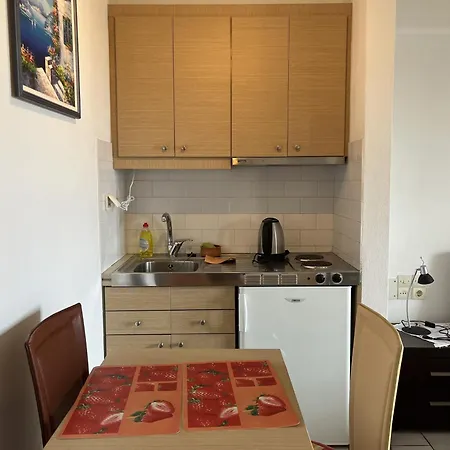Sea View Apartment *